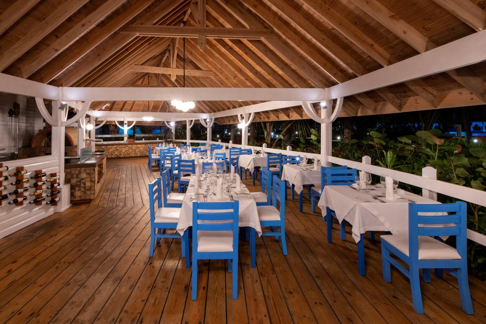 ヴィヴァ ウインダム V サマナ オールインクルーシブ リゾート【大人専用】 ラス・テレナス エクステリア 写真 Restaurant at the Hotel
