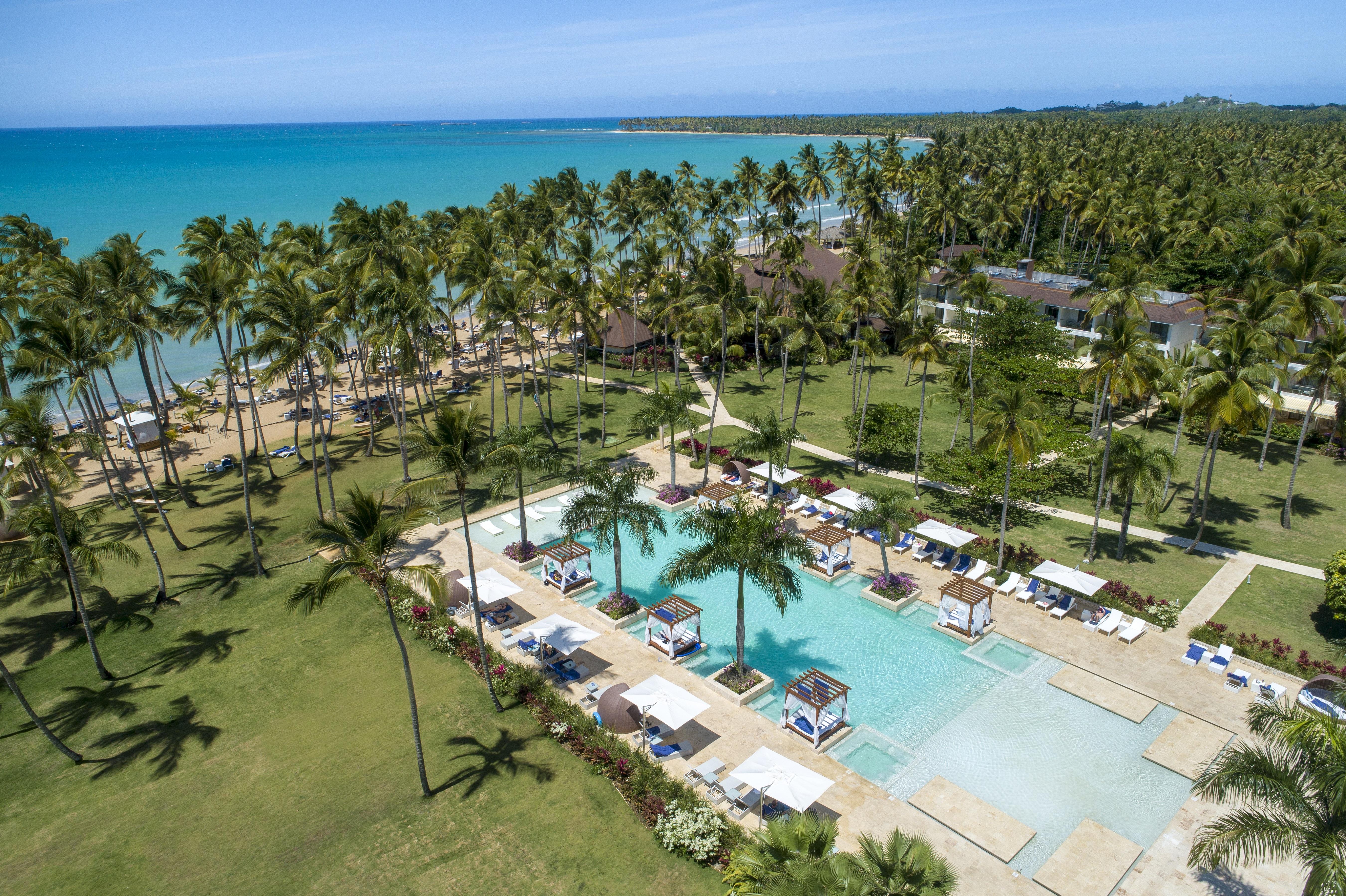 ヴィヴァ ウインダム V サマナ オールインクルーシブ リゾート【大人専用】 ラス・テレナス エクステリア 写真 Aerial view of the resort